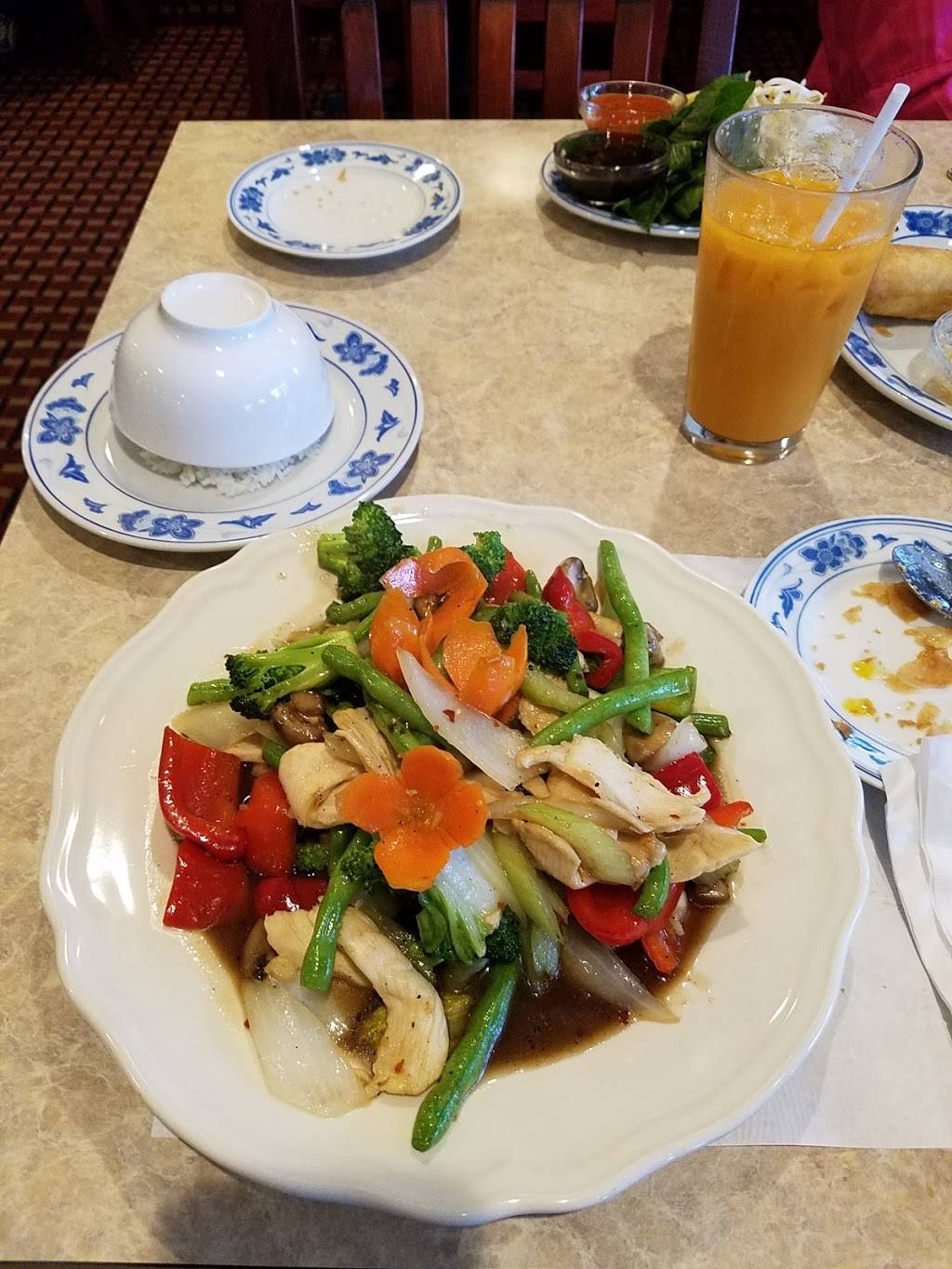 Nas Thai Cafe | restaurant | 566 W 78th St, Chanhassen, MN 55317, USA | 9529491125 OR +1 952-949-1125