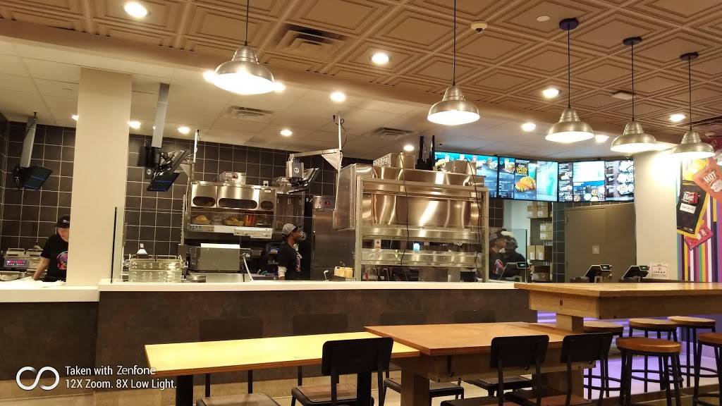 Taco Bell Cantina | meal takeaway | 1034 Flatbush Ave, Brooklyn, NY 11226, USA | 7184848082 OR +1 718-484-8082