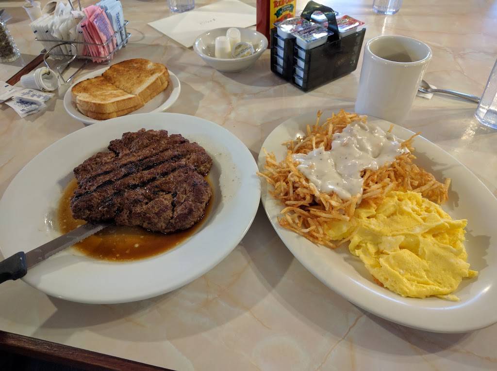 Red Apple Family Restaurant | restaurant | 2625 N Center St, Maryville, IL 62062, USA | 6183458767 OR +1 618-345-8767