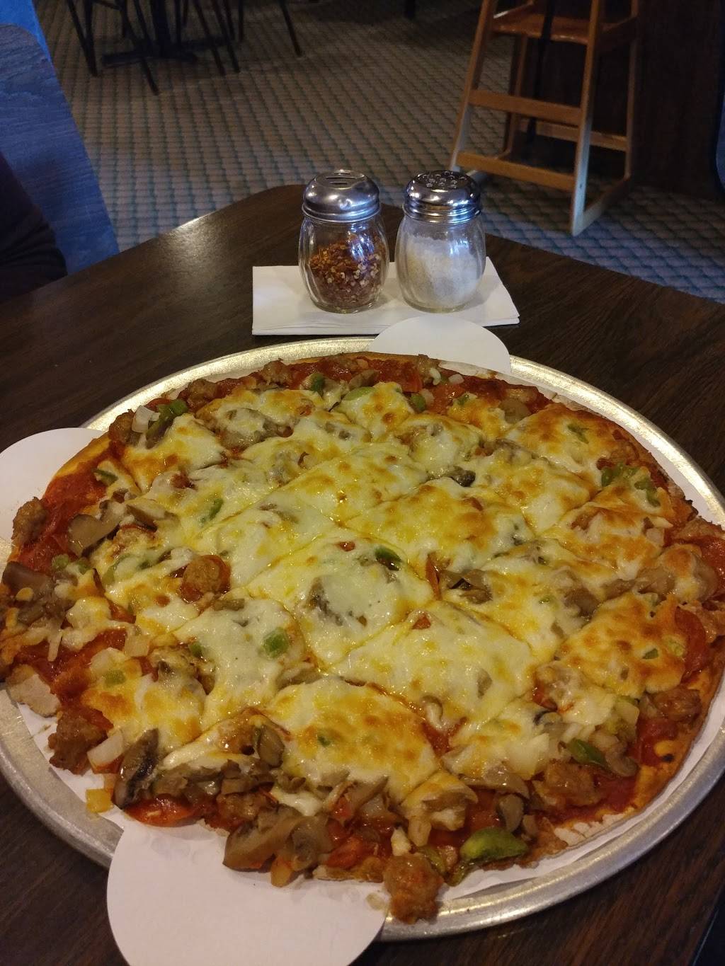 Carbones Pizzeria | meal delivery | 810 Lake St S, Forest Lake, MN 55025, USA | 6514647570 OR +1 651-464-7570