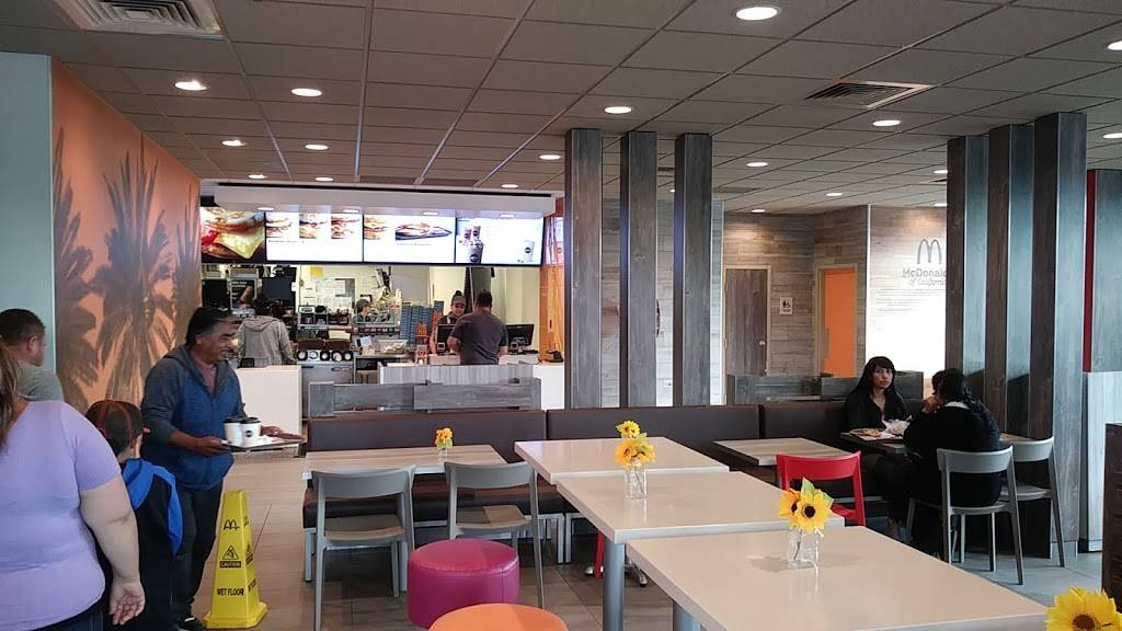 McDonalds | cafe | 570 W E San Marcos Blvd, San Marcos, CA 92069, USA | 7604710030 OR +1 760-471-0030