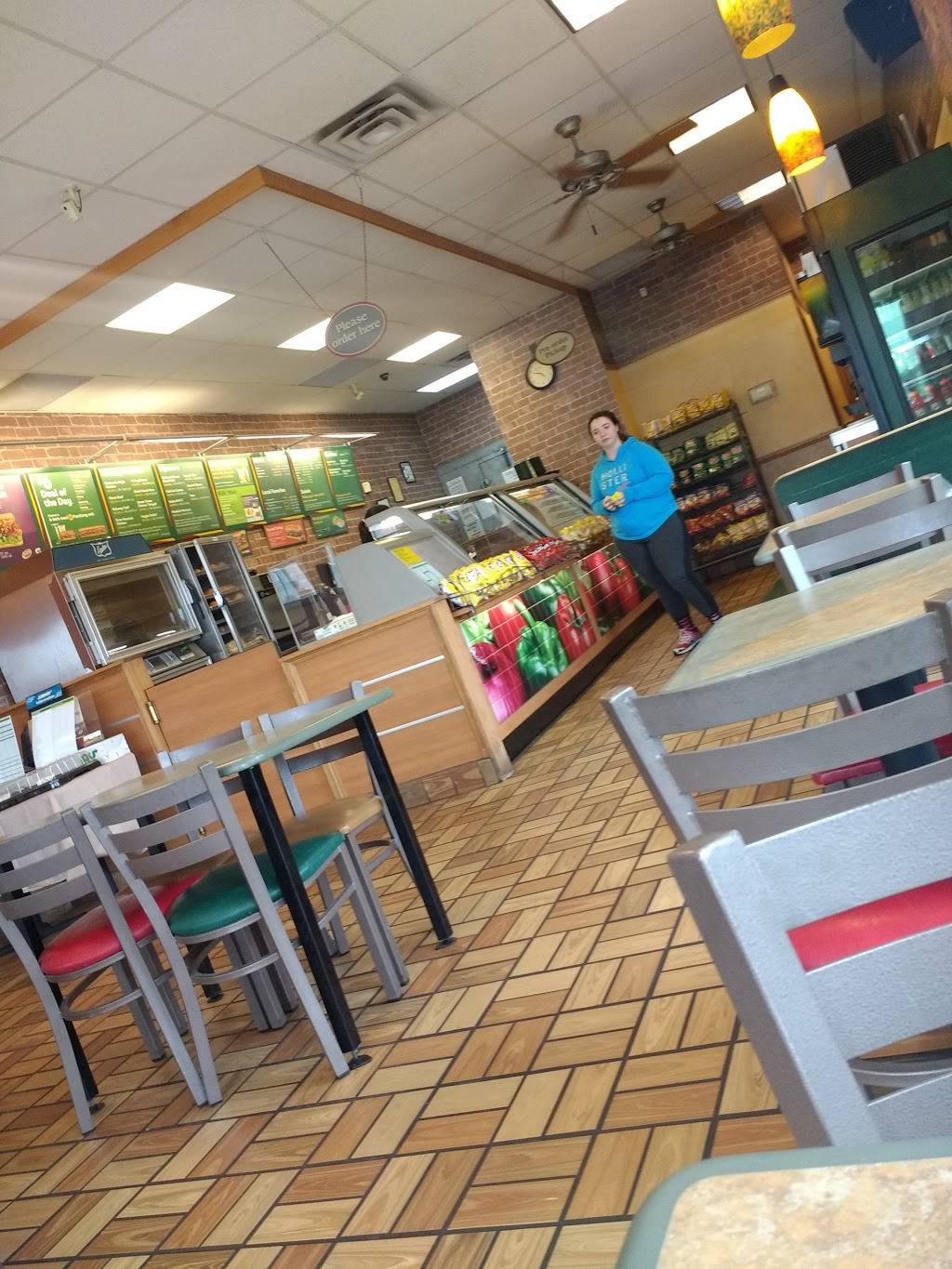 Subway | restaurant | 8280 Center Run Dr, Indianapolis, IN 46250, USA | 3178413030 OR +1 317-841-3030