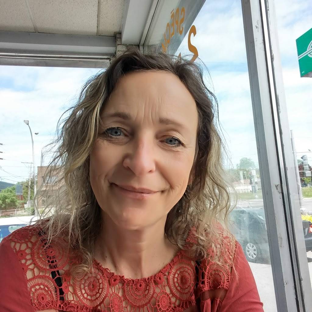 Chez Pierrot Le Roi du Sous-marin | restaurant | 450 Boulevard des Seigneurs, Terrebonne, QC J6W 1T3, Canada | 4504717452 OR +1 450-471-7452