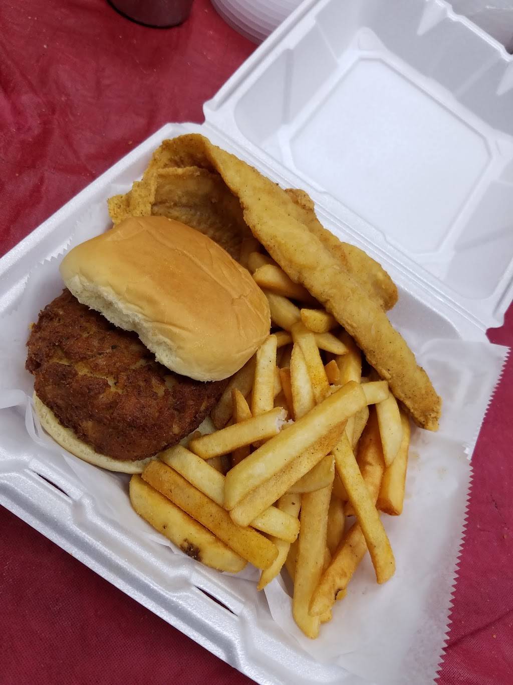 Around the clock chicken and fish | restaurant | 3609 St Barnabas Rd, Suitland, MD 20746, USA | 3016363324 OR +1 301-636-3324