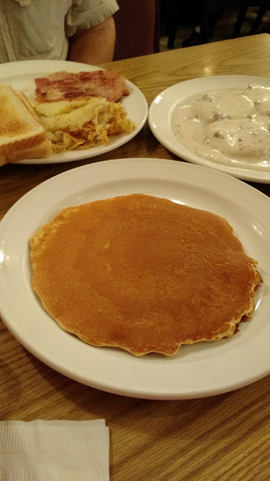 Dinos Restaurant | restaurant | 103 S State St, Marengo, IL 60152, USA | 8155683466 OR +1 815-568-3466