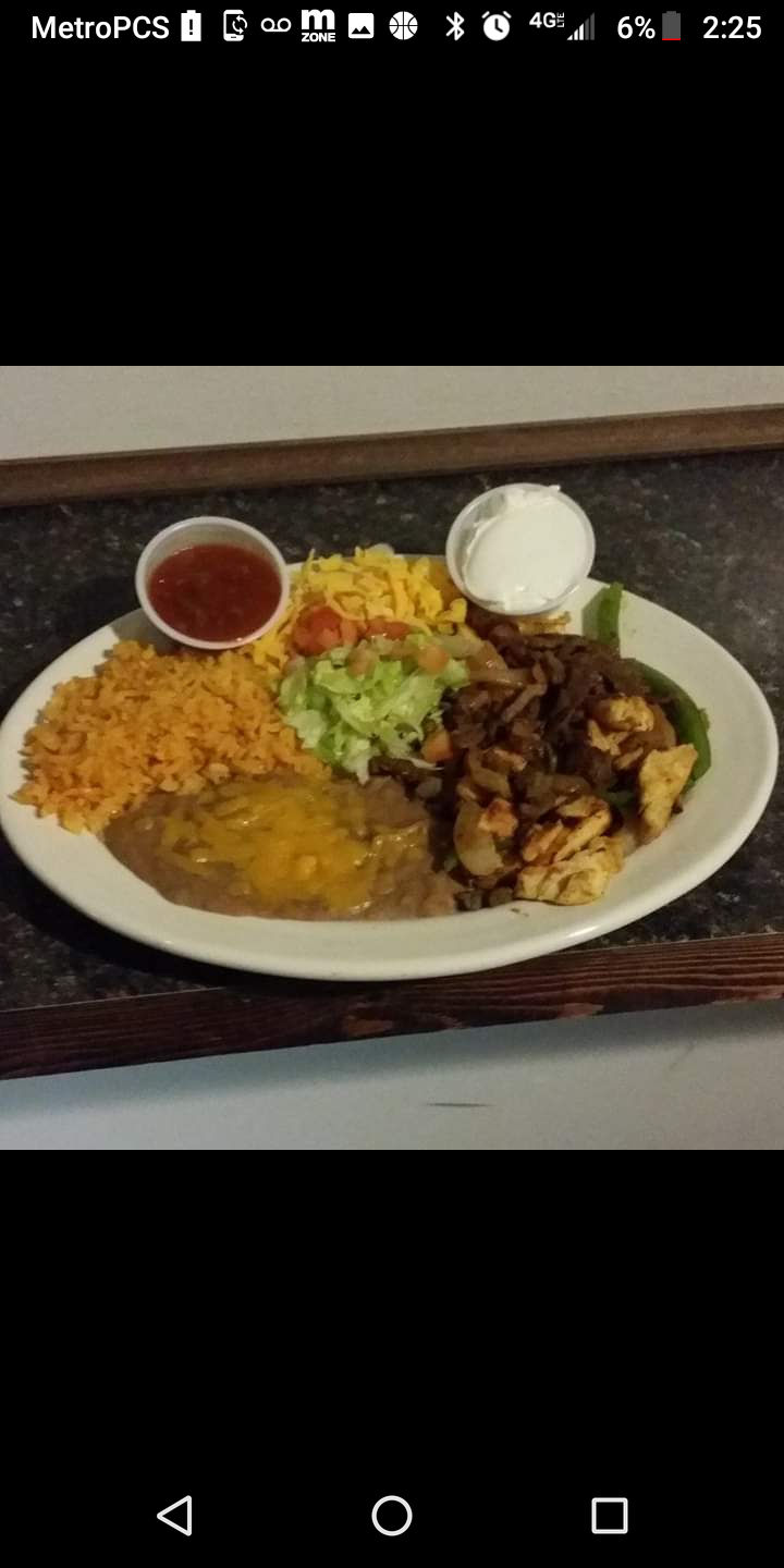 Julians Kitchen | restaurant | 3155 Madison Ave SE, Grand Rapids, MI 49548, USA | 6165513802 OR +1 616-551-3802