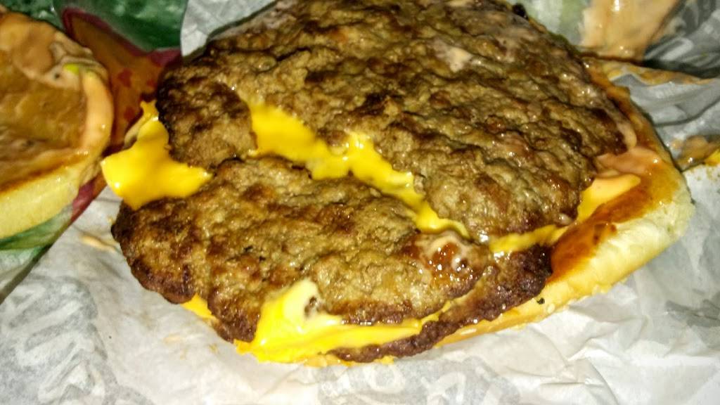 Carls Jr. | restaurant | 3092 W Shaw Ave, Fresno, CA 93711, USA | 5592760196 OR +1 559-276-0196