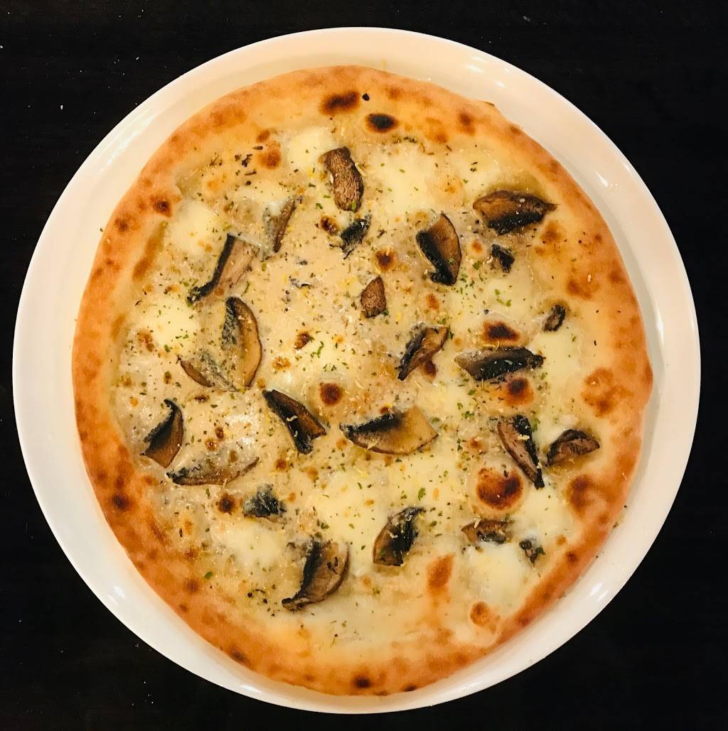 Pizza Nostra Chicago | restaurant | 2411 N Clark St, Chicago, IL 60614, USA | 7736977987 OR +1 773-697-7987