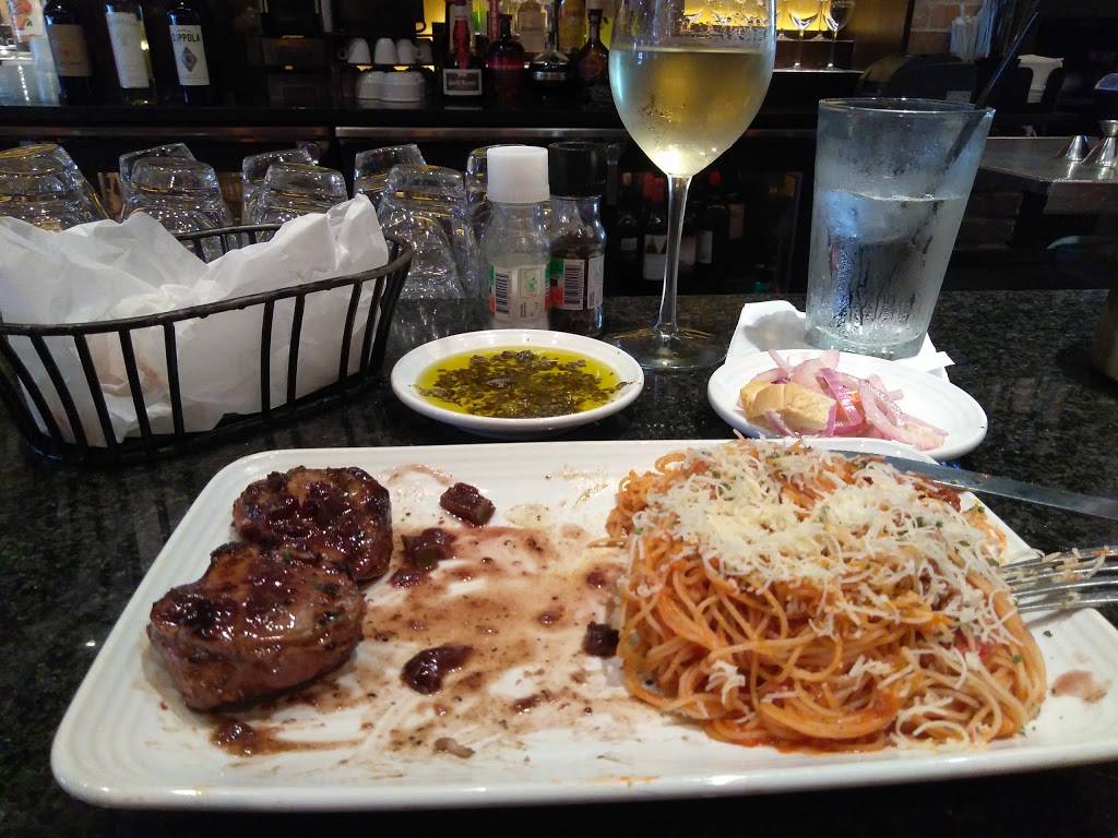 Carrabbas Italian Grill | restaurant | 11141 Southern Blvd, Royal Palm Beach, FL 33411, USA | 5617939980 OR +1 561-793-9980