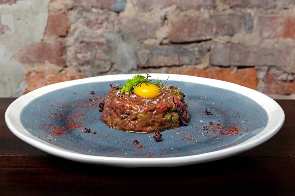 Augies Mussel House and Patio | restaurant | 1106 King St, Alexandria, VA 22314, USA | 7037213970 OR +1 703-721-3970