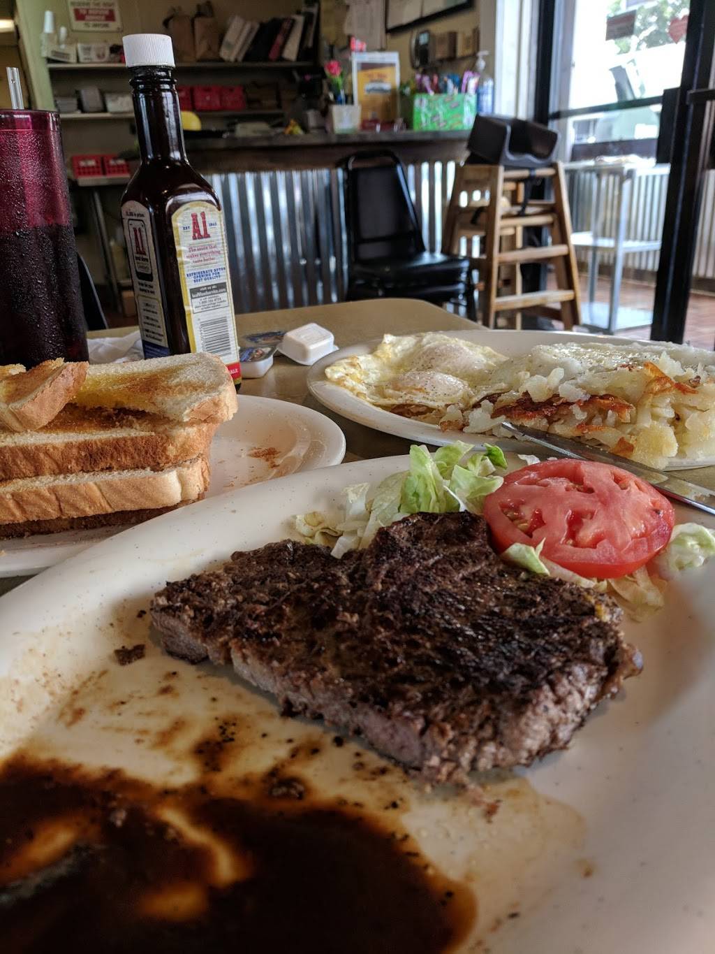 Franks Grill | restaurant | 1915 Mangum Rd, Houston, TX 77092, USA | 7136828221 OR +1 713-682-8221
