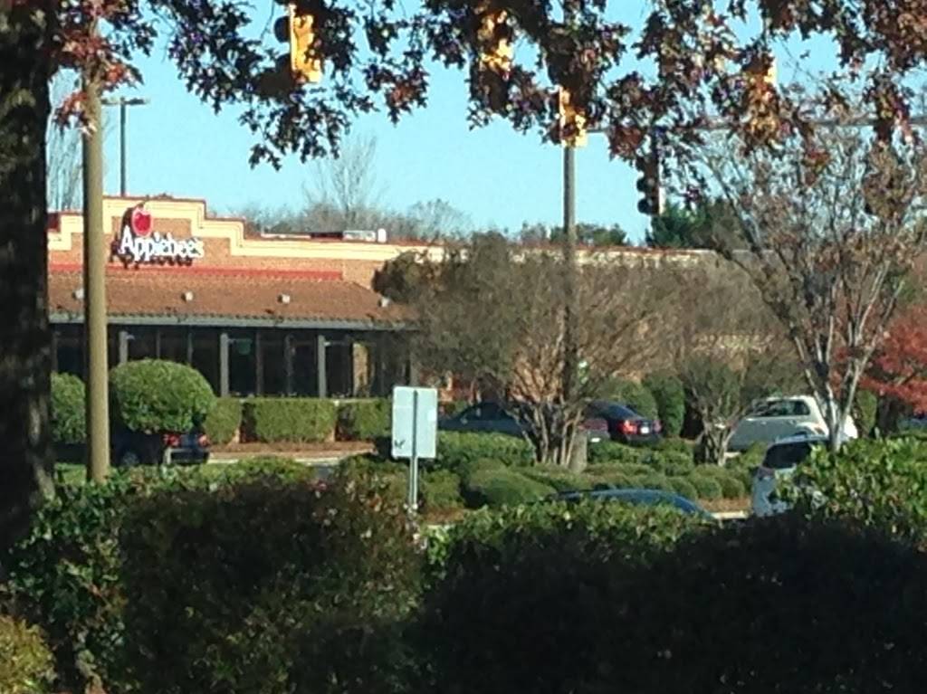 Applebees Grill + Bar | restaurant | 8700 JW Clay Blvd, Charlotte, NC 28262, USA | 7045489219 OR +1 704-548-9219