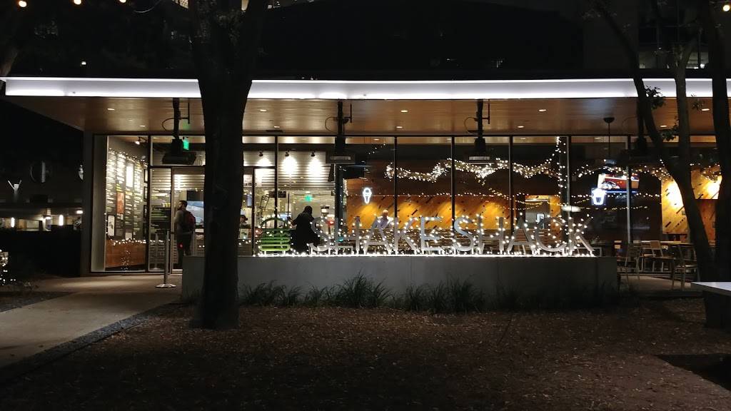 Shake Shack | restaurant | 2500 N Pearl St, Dallas, TX 75201, USA | 2149831023 OR +1 214-983-1023
