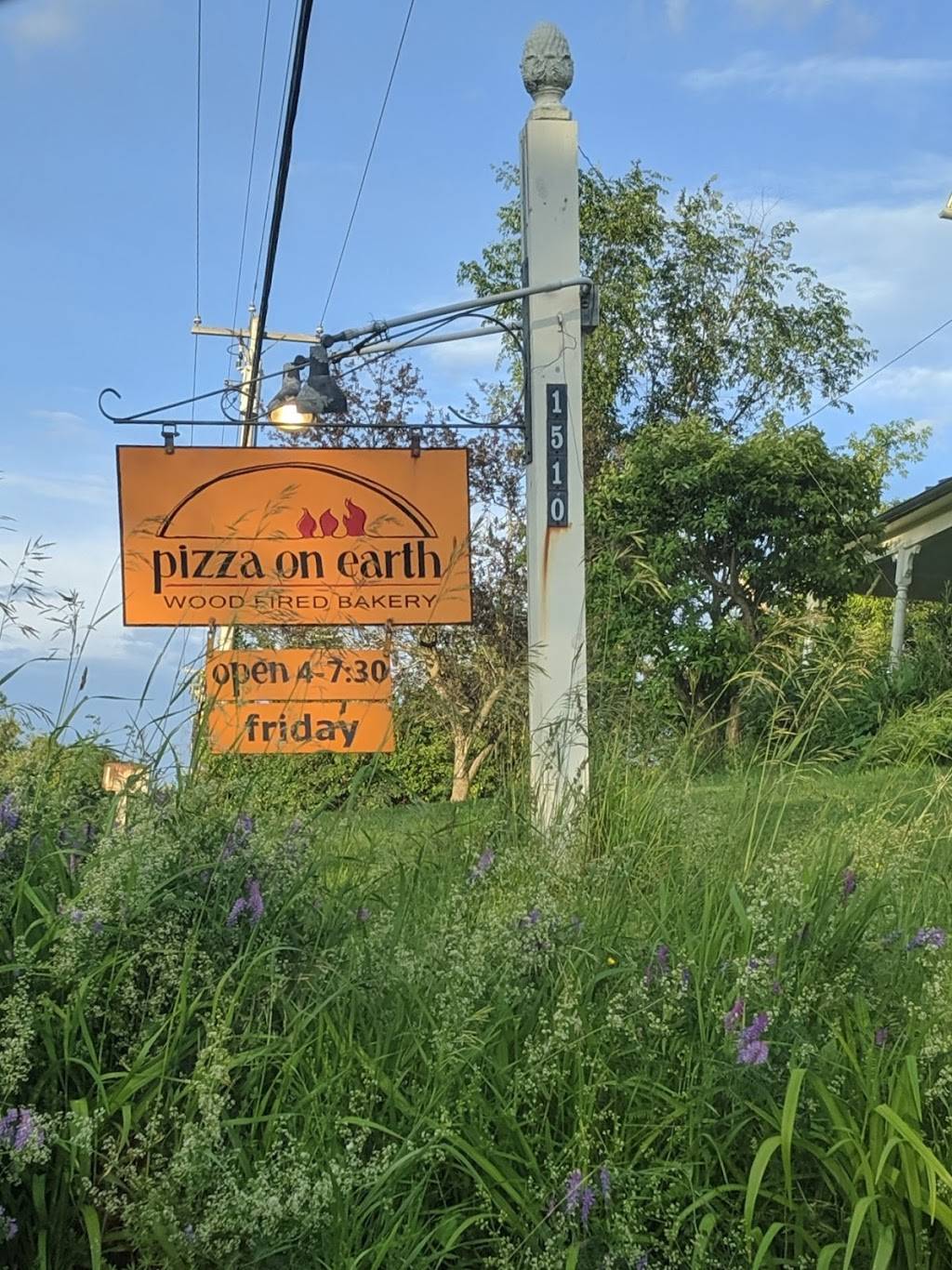 Pizza On Earth | restaurant | 1510 Hinesburg Rd, Charlotte, VT 05445, USA | 8024252152 OR +1 802-425-2152