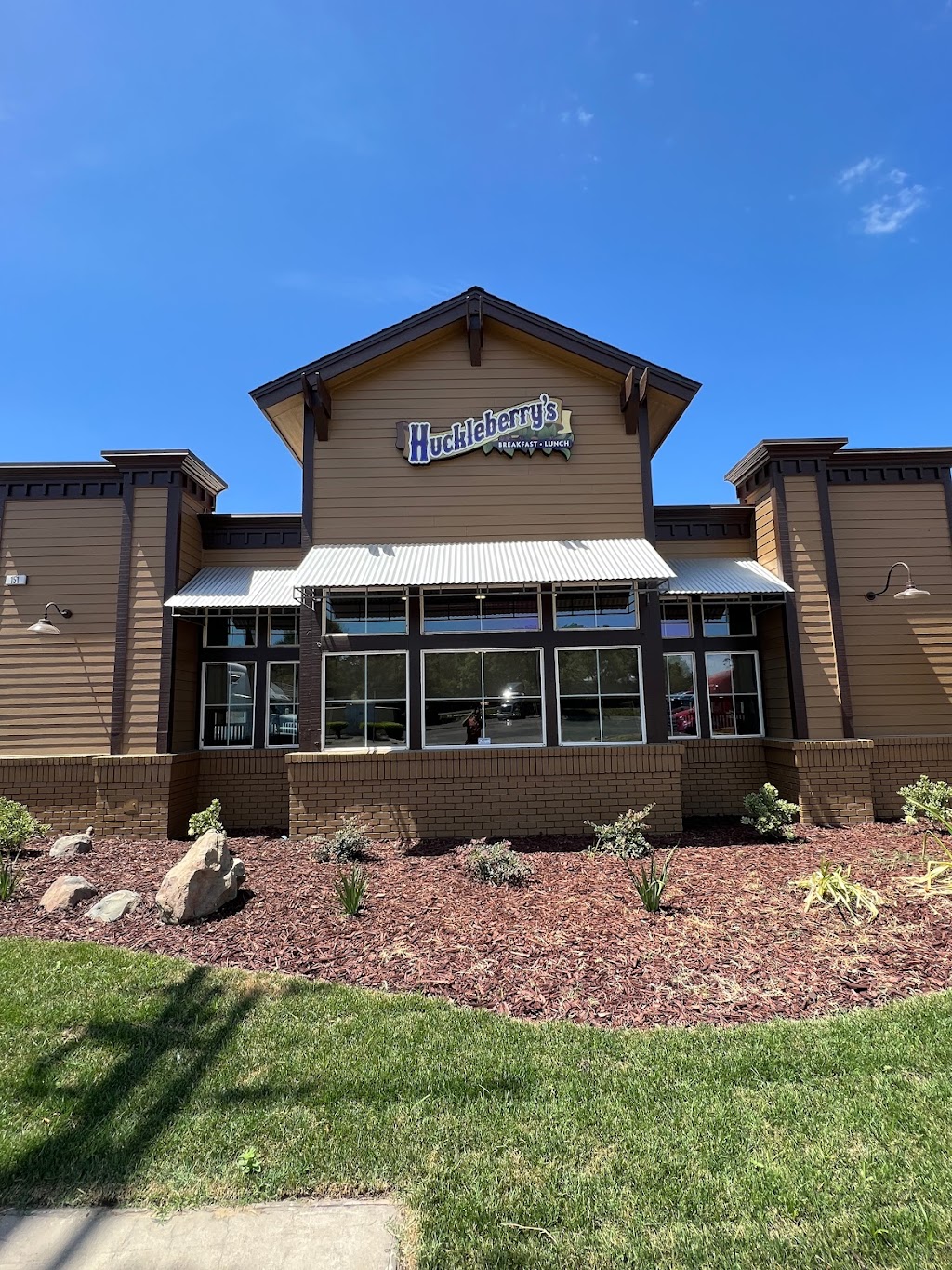 Huckleberrys Breakfast & Lunch | restaurant | 151 N Walnut Rd, Turlock, CA 95380, USA | 2096649711 OR +1 209-664-9711