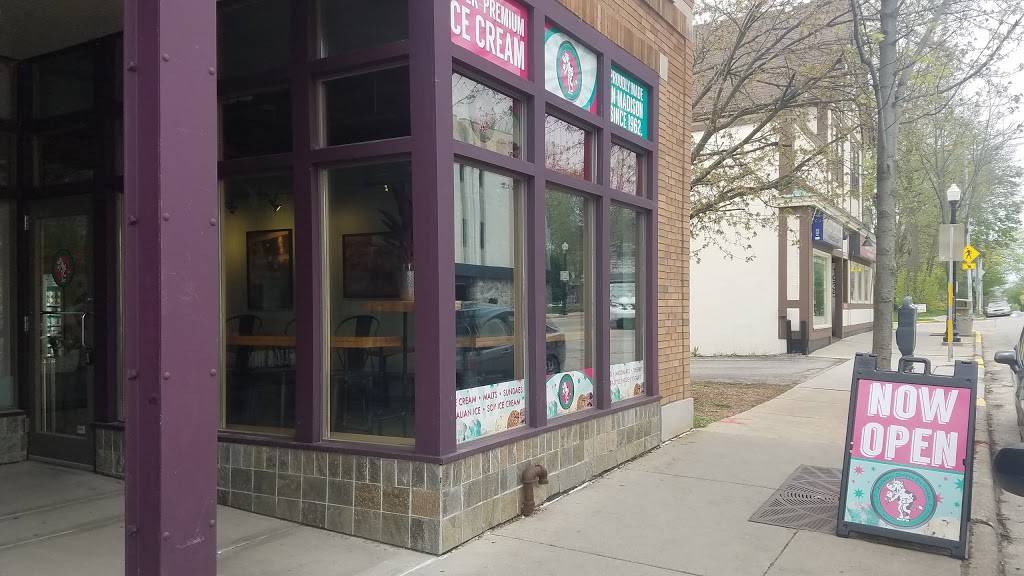 Chocolate Shoppe Ice Cream Co. | restaurant | 1925 Monroe St #120, Madison, WI 53711, USA | 6082306259 OR +1 608-230-6259