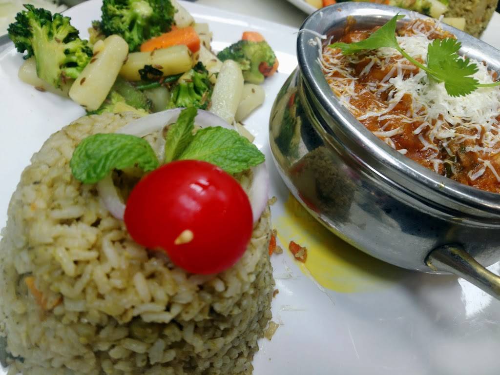 Taaza Bistro Greensboro | restaurant | 1216 Bridford Pkwy M, Greensboro, NC 27407, USA | 3362857878 OR +1 336-285-7878