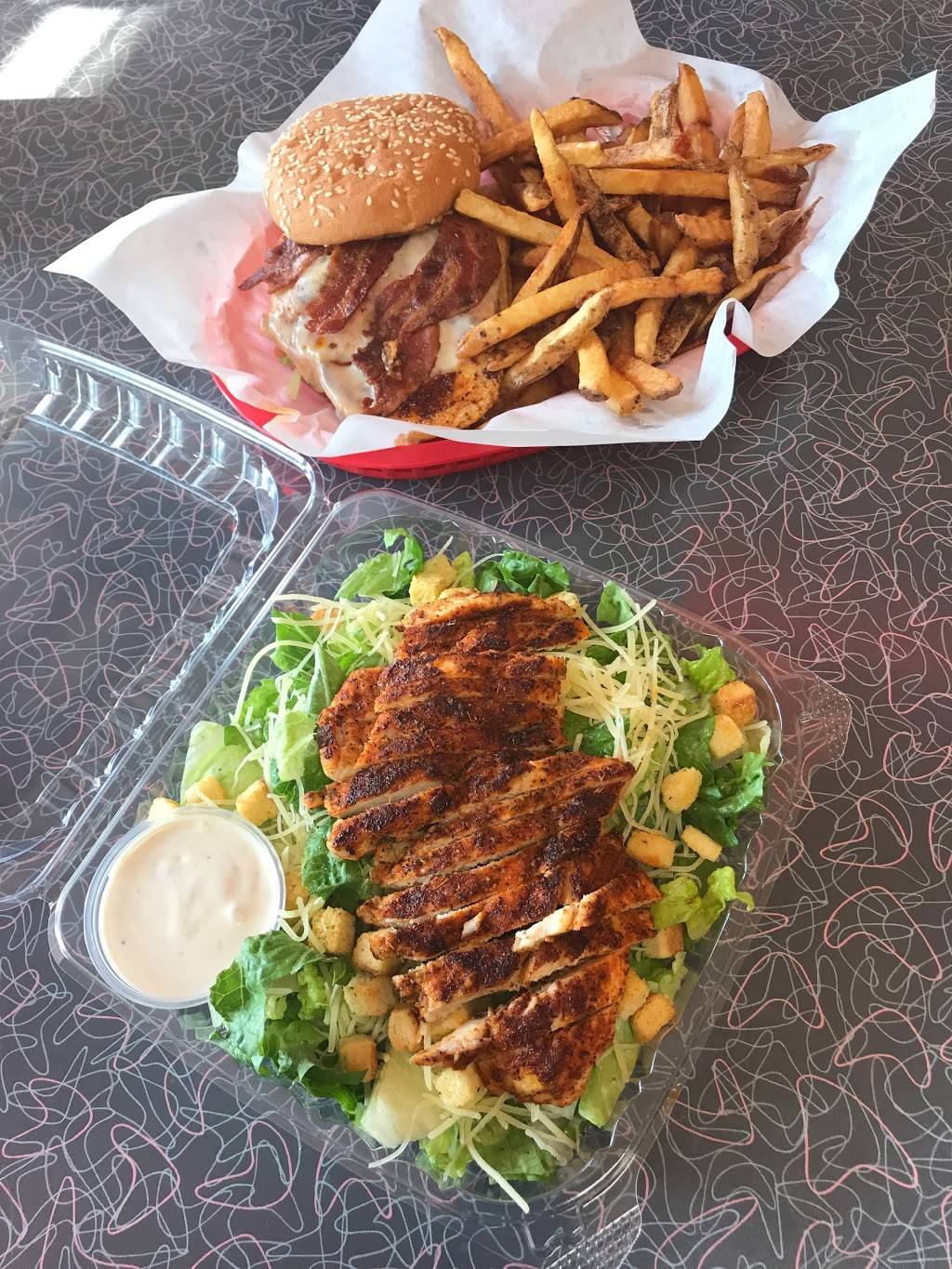 Scoobys Red Hot’s | restaurant | 1039 S Arlington Heights Rd #c, Arlington Heights, IL 60005, USA | 8477180550 OR +1 847-718-0550