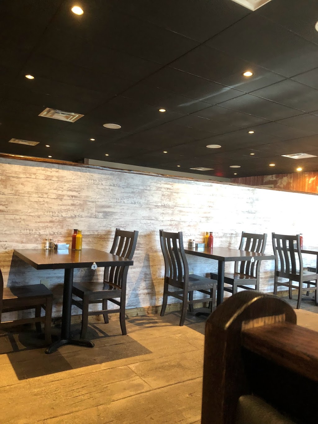 The Wagon Wheel | restaurant | 602 E Market St, Lacygne, KS 66040, USA | 9137572000 OR +1 913-757-2000