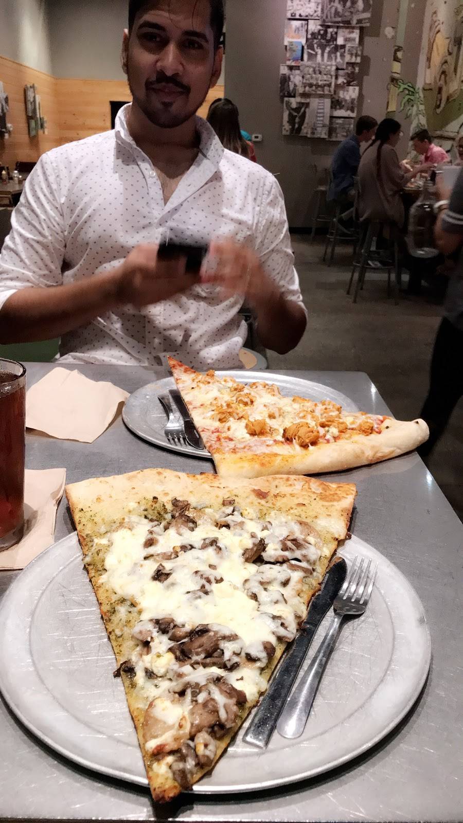 Lazy Moon | restaurant | 11551 University Blvd, Orlando, FL 32817, USA | 4076582396 OR +1 407-658-2396