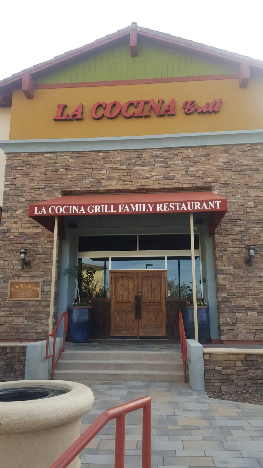 La Cocina Bar & Grill | restaurant | 19915 Golden Valley Rd, Santa Clarita, CA 91321, USA | 6612507141 OR +1 661-250-7141