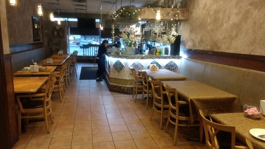 Belle Bar and Restaurant | restaurant | 4949 Bathurst St, North York, ON M2R 1Y1, Canada | 4162220033 OR +1 416-222-0033