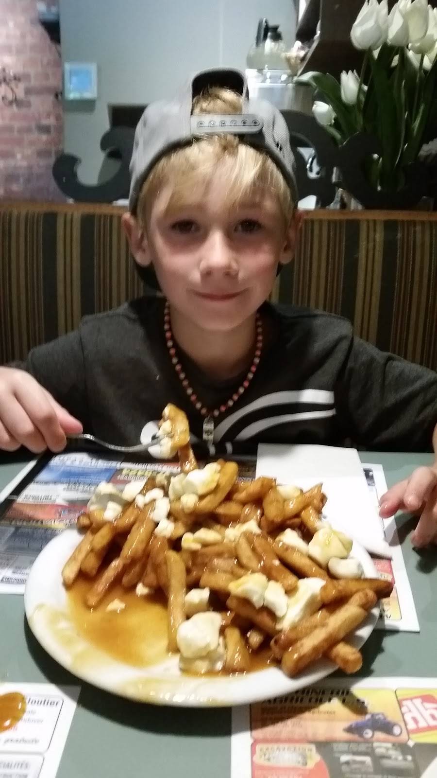 Restaurant Des 3 Etoiles | restaurant | 485 Rue Saint Louis, Saint-Cyrille-de-Wendover, QC J1Z 1S2, Canada | 8193975424 OR +1 819-397-5424