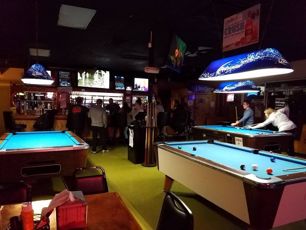 Oasis Lounge | night club | 4121 W Maple St, Wichita, KS 67209, USA | 3169439260 OR +1 316-943-9260