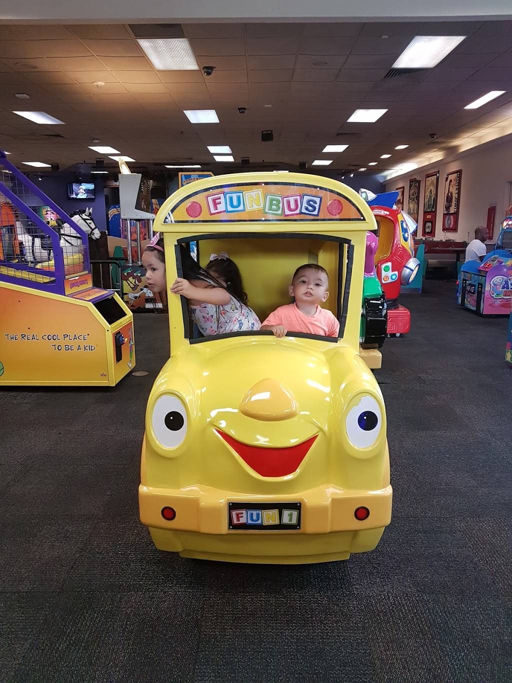 Chuck E. Cheese | restaurant | 7419 International Dr, Orlando, FL 32819, USA | 4073513369 OR +1 407-351-3369