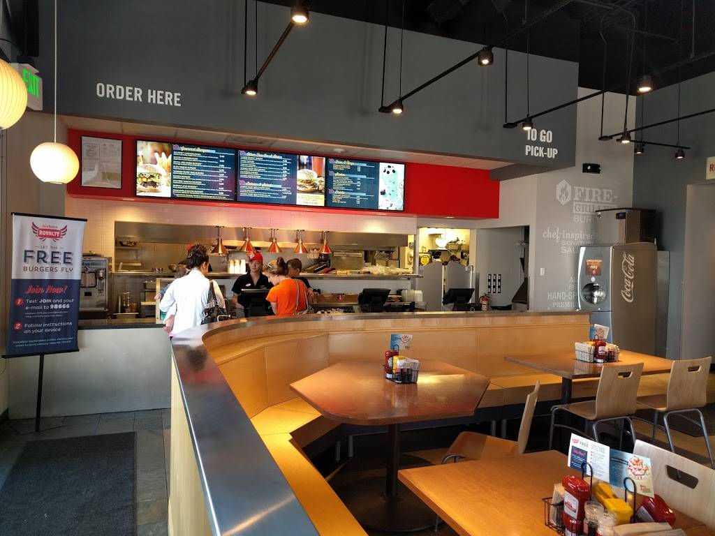 Red Robin Gourmet Burgers and Brews | restaurant | 8270 E Northfield Blvd Unit 1493, Denver, CO 80238, USA | 7202142747 OR +1 720-214-2747