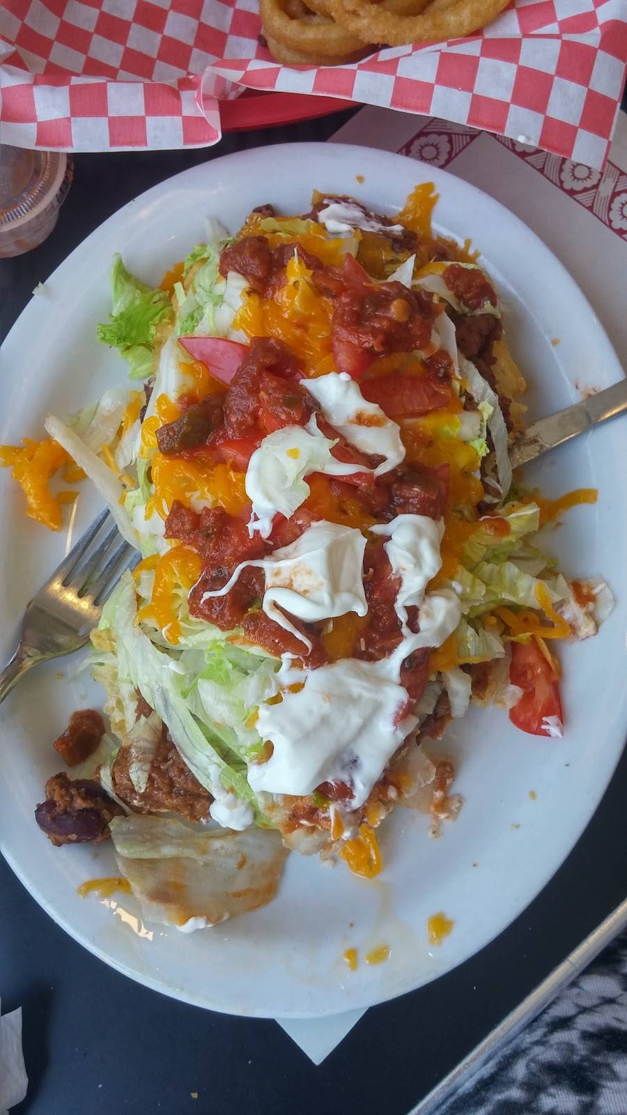 The Leaky Tank | restaurant | Sarnia Indian Reserve No. 45, St. Clair Township, ON N7T 7H5, Canada | 5193374447 OR +1 519-337-4447