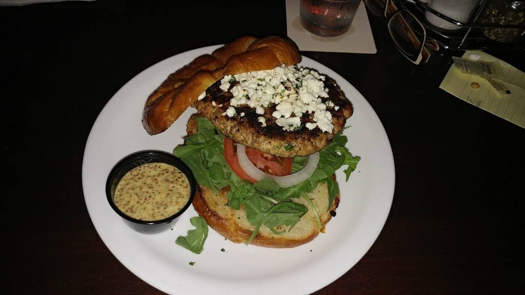 The Stein & Vine | restaurant | 827 W Bloomingdale Ave, Brandon, FL 33511, USA | 8136554786 OR +1 813-655-4786