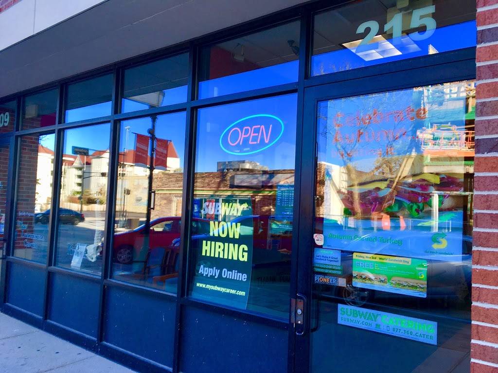 Subway | restaurant | 215 W Main St, Waukesha, WI 53186, USA | 2625749922 OR +1 262-574-9922
