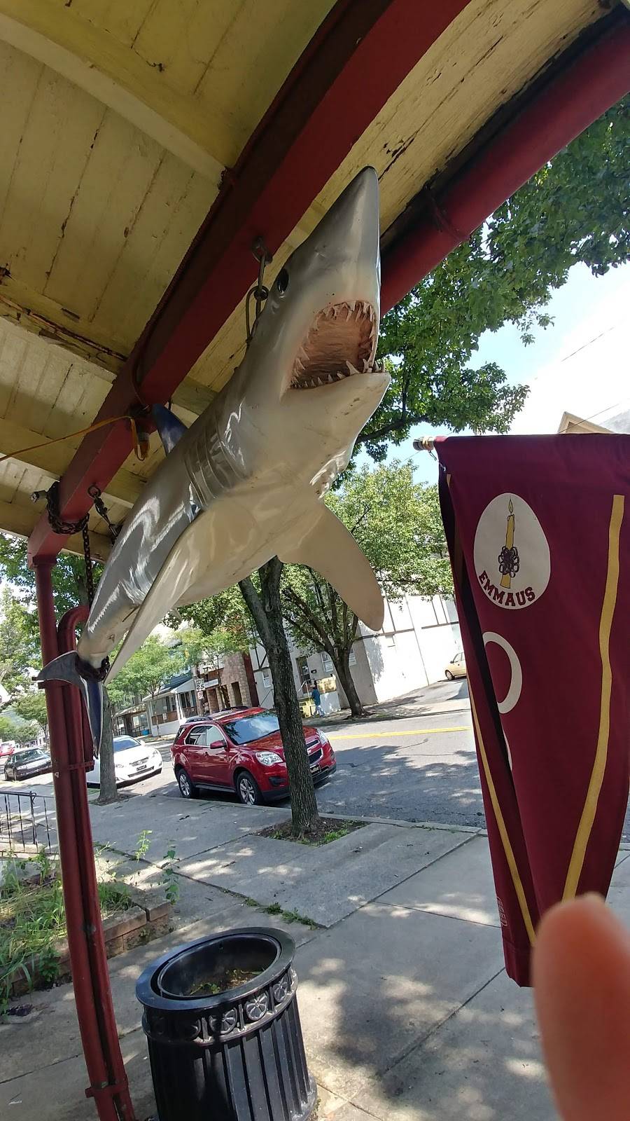 Chestnut Street Seafood | restaurant | 427 Chestnut St, Emmaus, PA 18049, USA | 6109654104 OR +1 610-965-4104