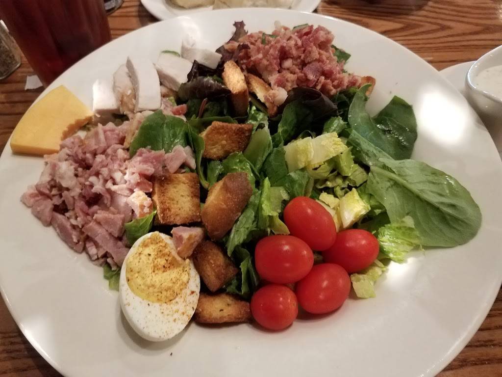 Cracker Barrel Old Country Store | restaurant | 1395 Ford St, Maumee, OH 43537, USA | 4194826096 OR +1 419-482-6096