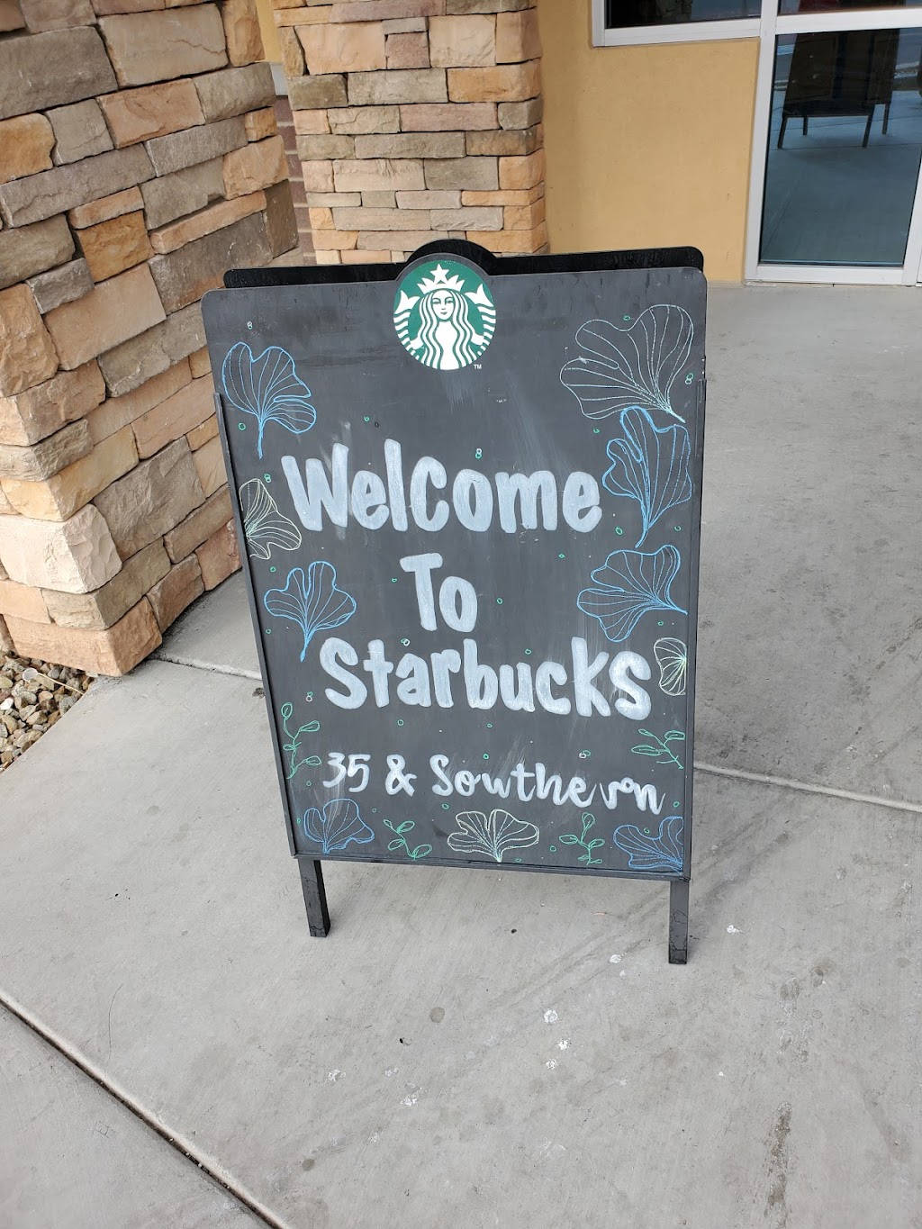 Starbucks | cafe | 6124 S 35th Ave, Phoenix, AZ 85041, USA | 6026540301 OR +1 602-654-0301