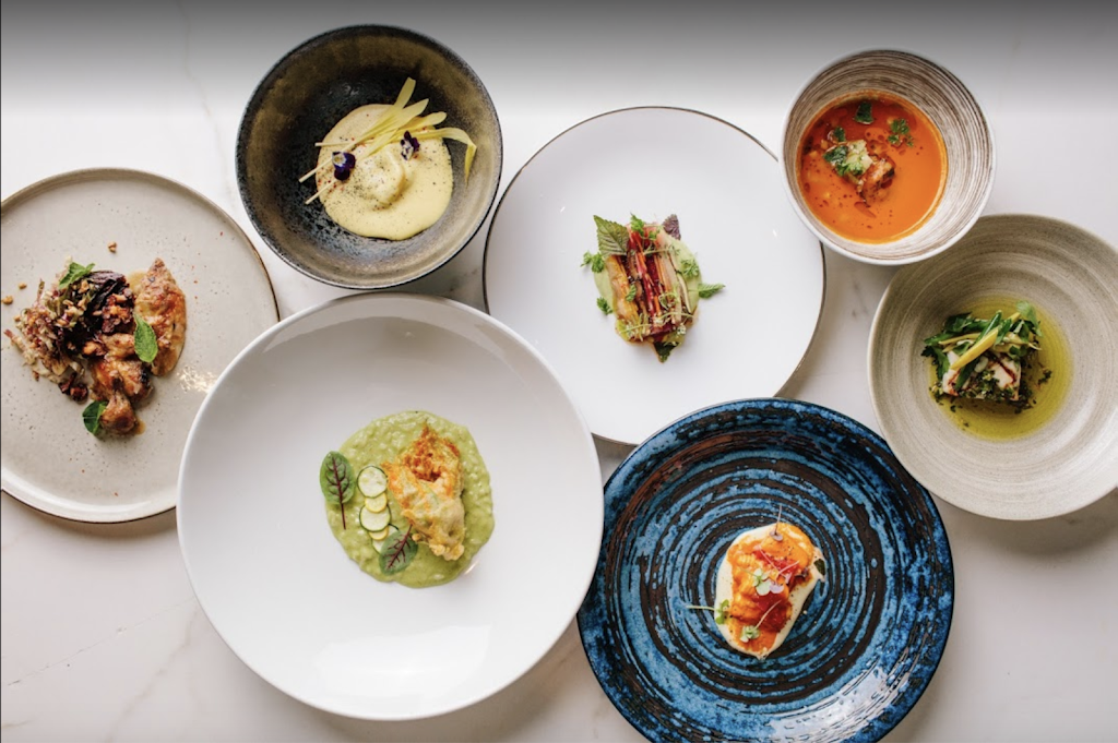 Spiaggia | night club | 980 N Michigan Ave Suite 1, Chicago, IL 60611, USA | 3122802750 OR +1 312-280-2750