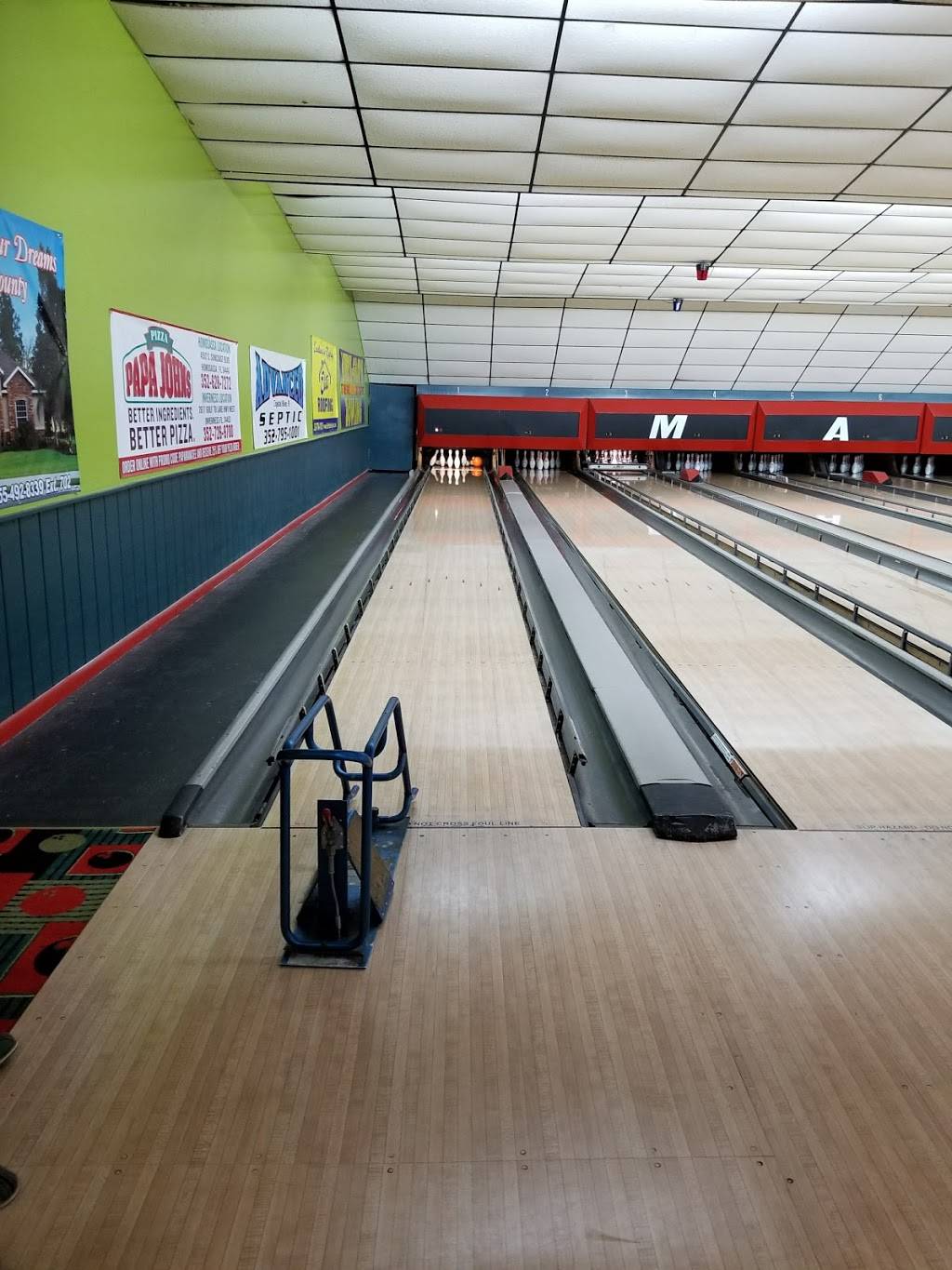 Manatee Lanes | restaurant | 7715 W Gulf to Lake Hwy, Crystal River, FL 34429, USA | 3527954546 OR +1 352-795-4546