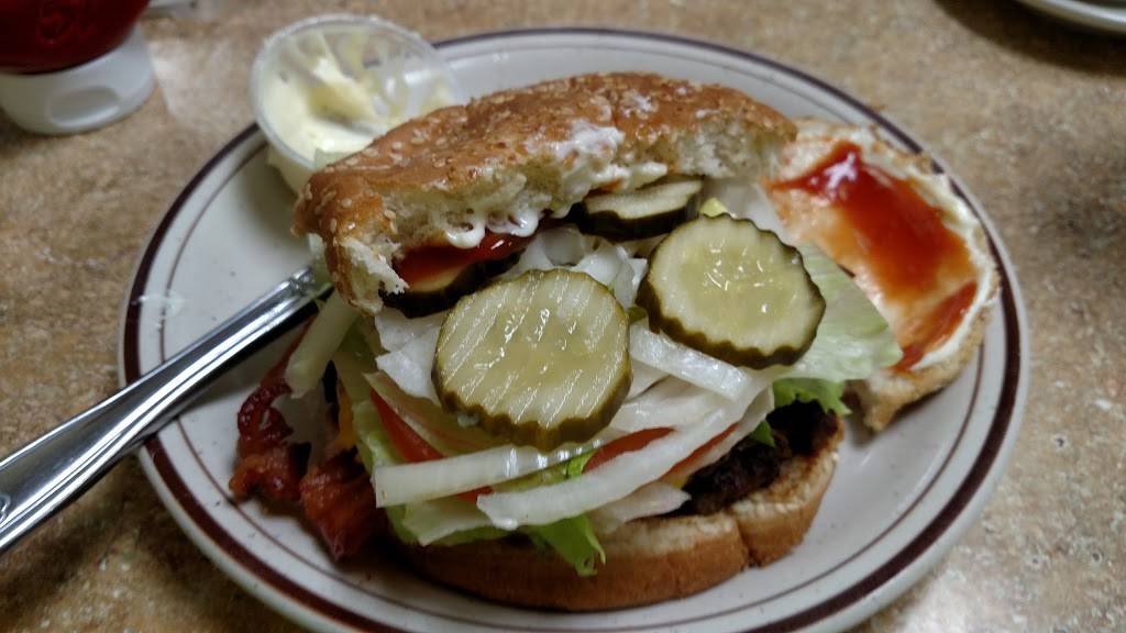 Red Star Diner | restaurant | 7327 Lewis Ave, Temperance, MI 48182, USA | 7342247101 OR +1 734-224-7101