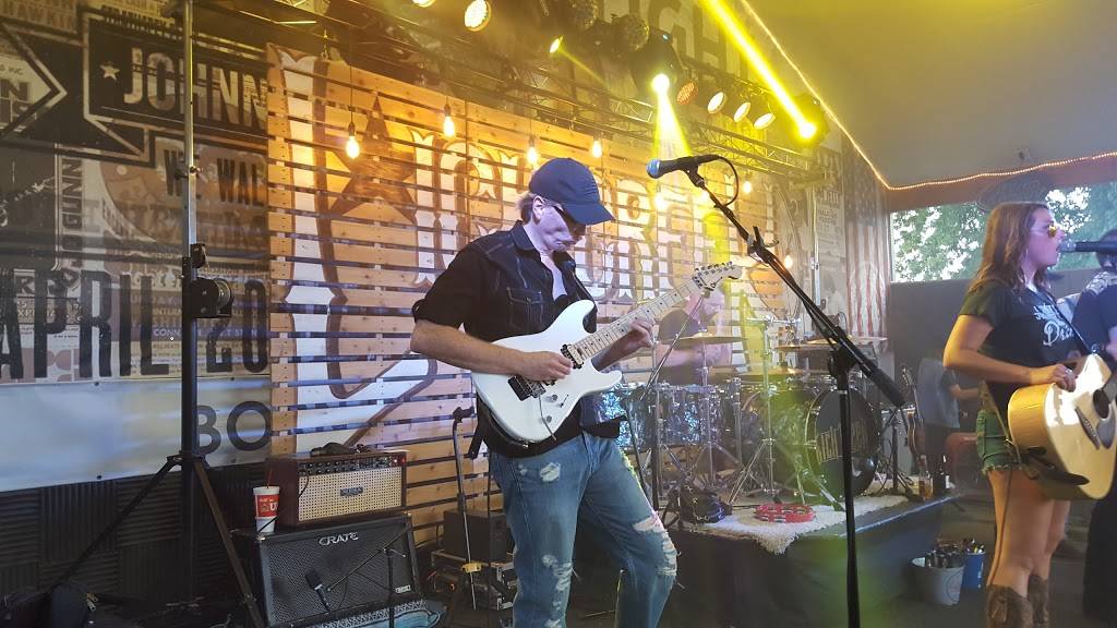 Blue Grouch Pub | restaurant | 510 W Maple Ave S, Springfield, IL 62704, USA | 2175278395 OR +1 217-527-8395