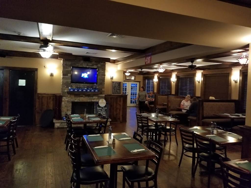 McGuires Ale House | restaurant | 130 Mt Pleasant Rd, Newtown, CT 06470, USA | 2032703999 OR +1 203-270-3999
