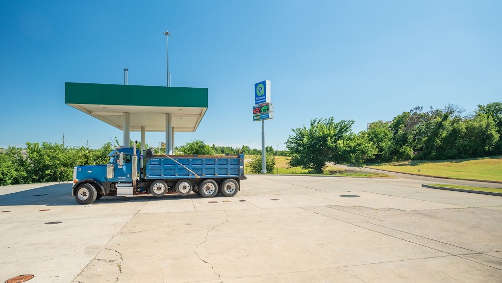 eExpress | restaurant | 6301 N Kelley Ave, Oklahoma City, OK 73111, USA | 4058431111 OR +1 405-843-1111