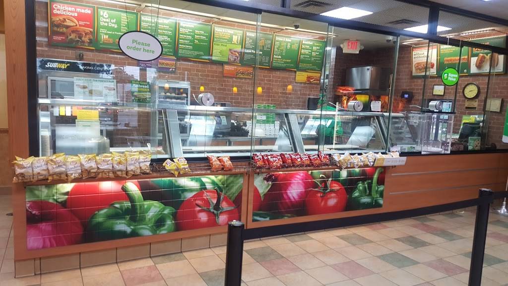 Subway | restaurant | 3822 Fenton Rd, Flint, MI 48507, USA | 8102343248 OR +1 810-234-3248