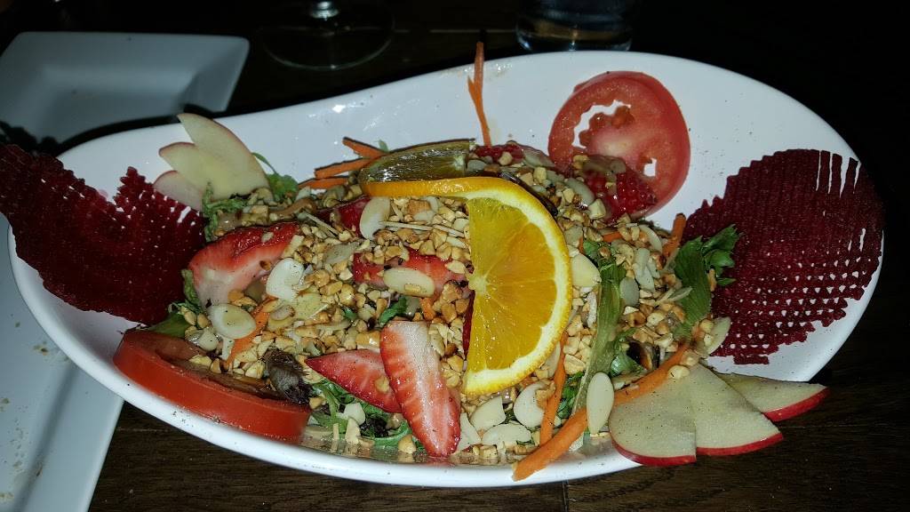 Restaurant LAngéluc | restaurant | 480 Rue Saint-Denis, Saint-Alexandre, QC J0J 1S0, Canada | 4503464393 OR +1 450-346-4393