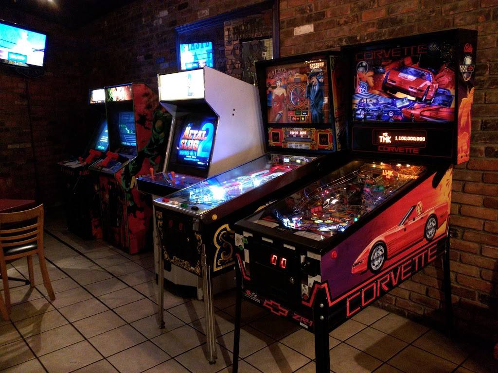 Bogart’z Food & Spirits | restaurant | 17441 Mack Ave, Detroit, MI 48224, USA | 3138853995 OR +1 313-885-3995