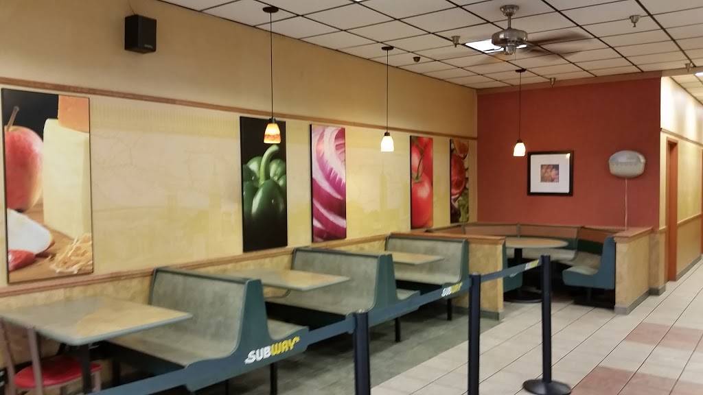 Subway | restaurant | 854 S Main St, Bowling Green, OH 43402, USA | 4193542608 OR +1 419-354-2608