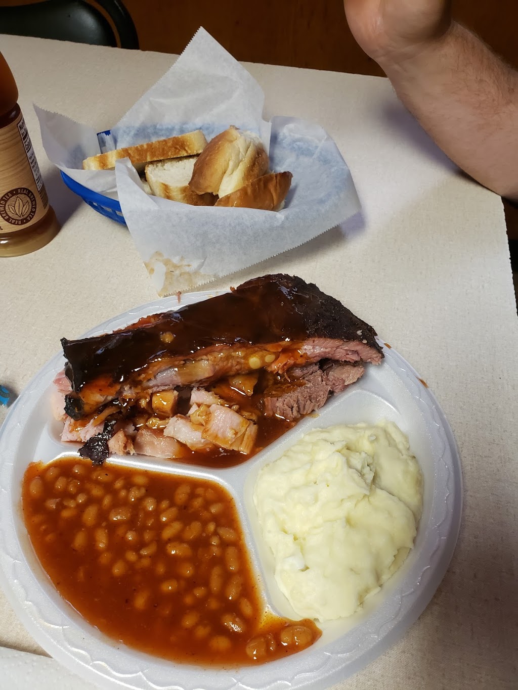 Graysons Barbeque | restaurant | 5849 US-71, Clarence, LA 71414, USA | 3183570166 OR +1 318-357-0166