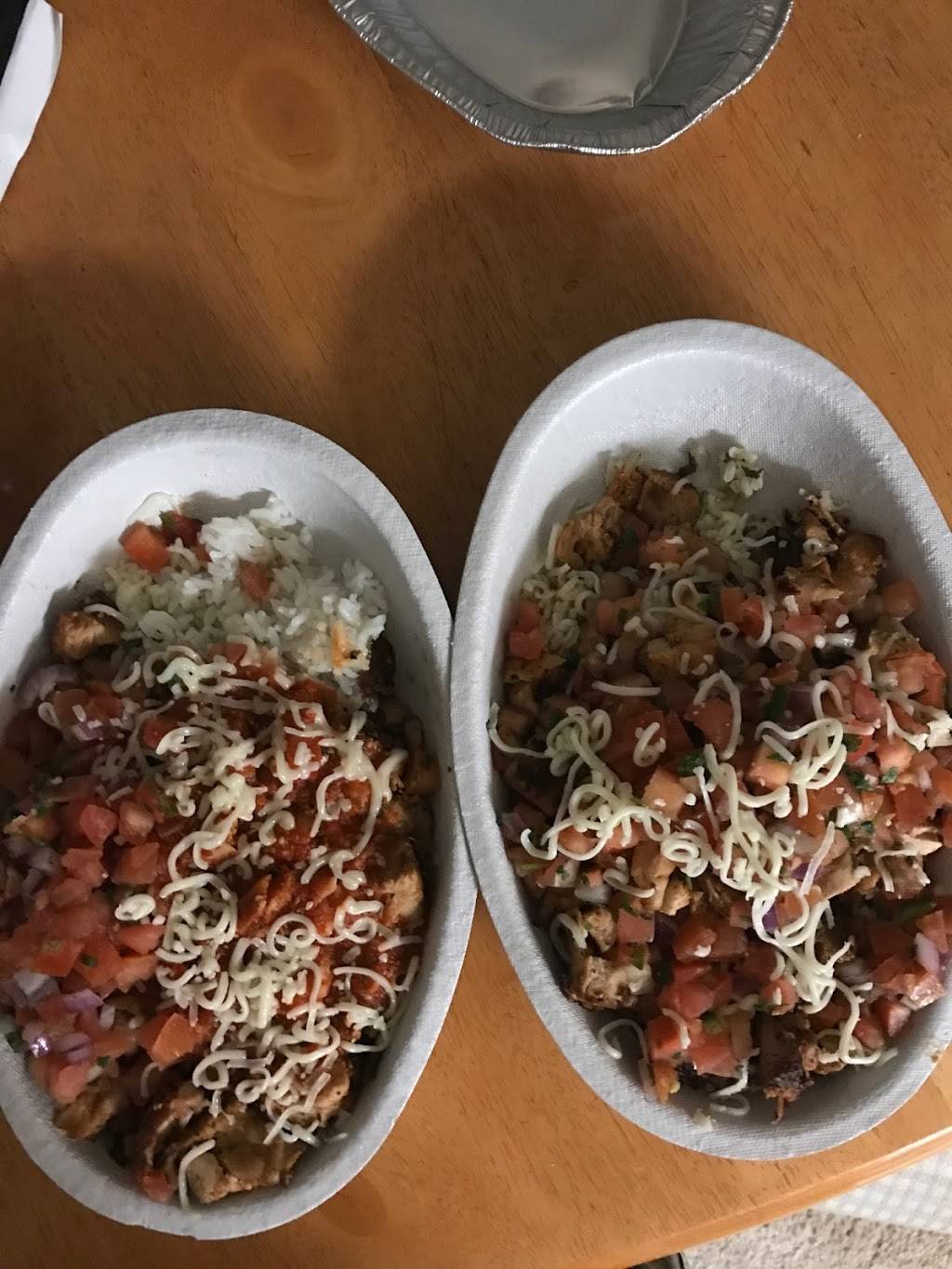 Chipotle Mexican Grill | restaurant | 1263 Simi Town Center Way Ste H2, Simi Valley, CA 93065, USA | 8055840514 OR +1 805-584-0514