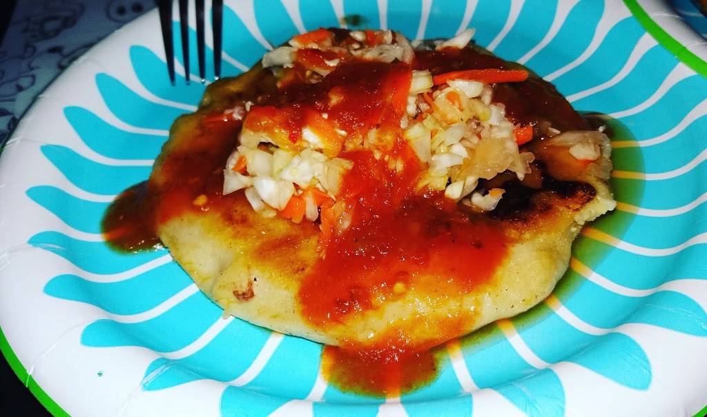 Pupusas De Niña Gloria | restaurant | 10815 Carmenita Rd, Whittier, CA 90605, USA | 5623289476 OR +1 562-328-9476