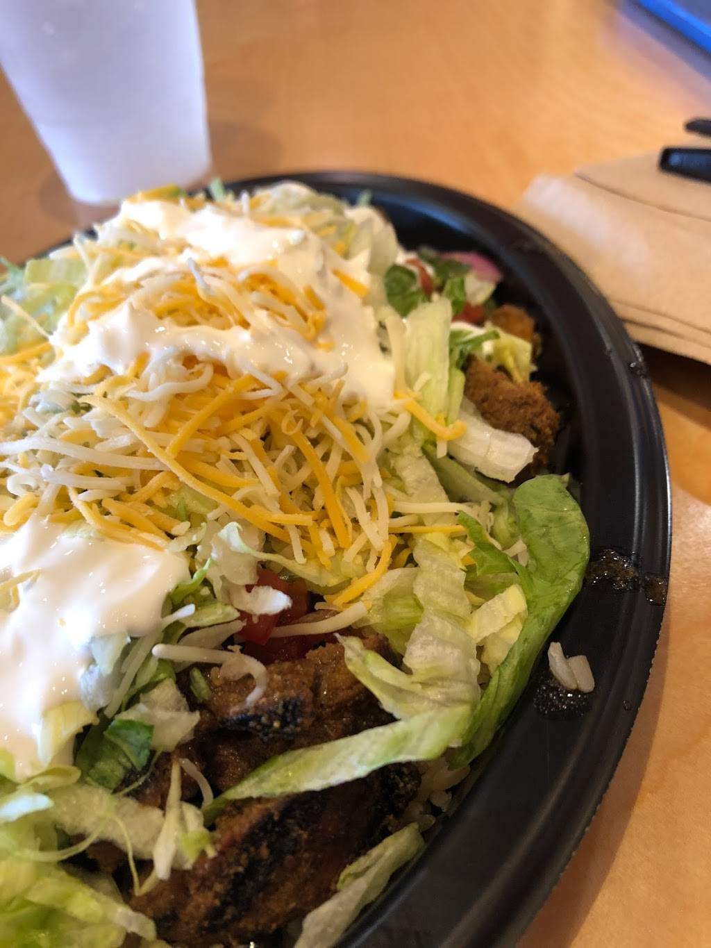 Salsaritas Fresh Mexican Grill | restaurant | 2115 Gunbarrel Rd, Chattanooga, TN 37421, USA | 4238947144 OR +1 423-894-7144